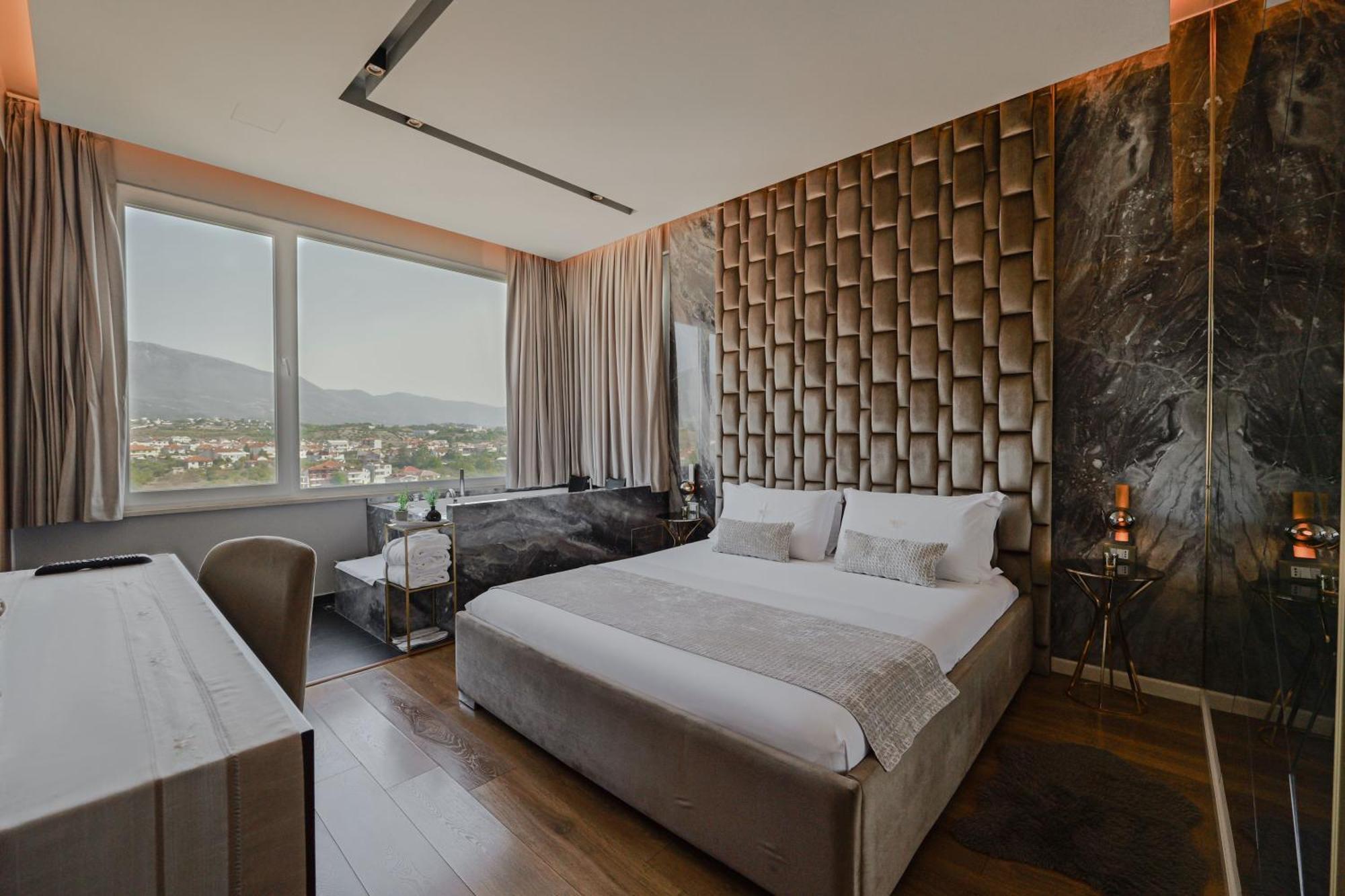 Hotel Bonsai 4*